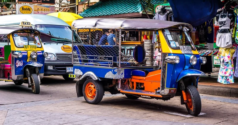 Wo liegt die Khao San Road – und warum ist sie so berühmt?